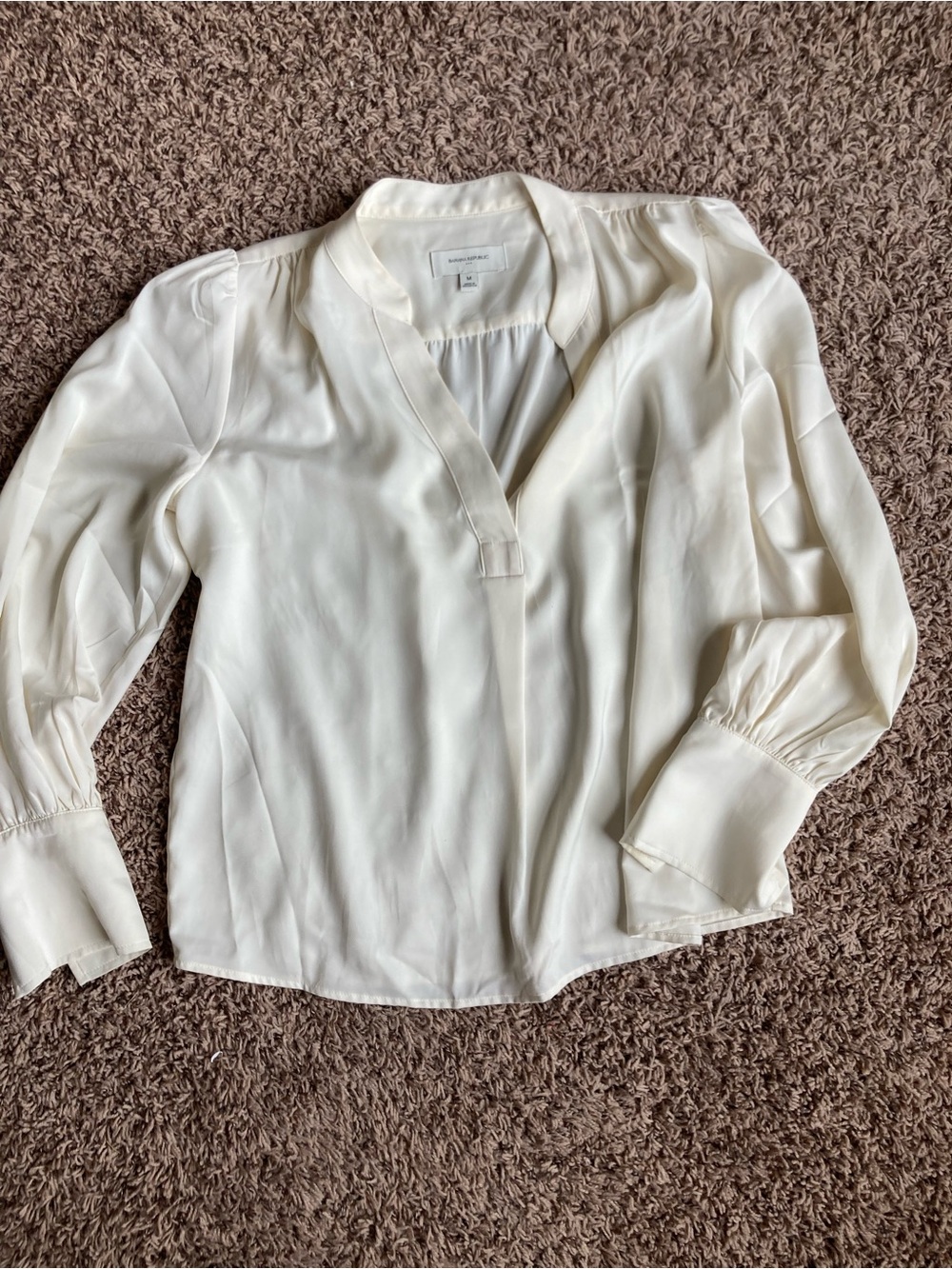 Banana Republic Cream Split-Neck Long Sleeve Blouse